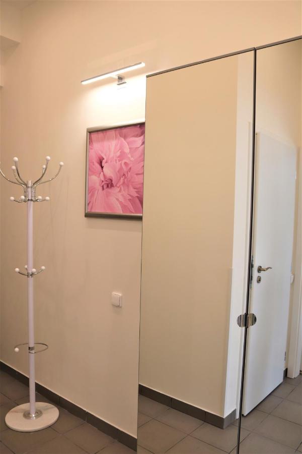 Flowers Apartments Прага Екстер'єр фото