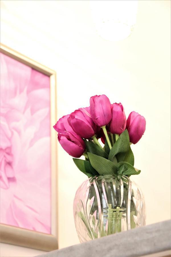 Flowers Apartments Прага Екстер'єр фото