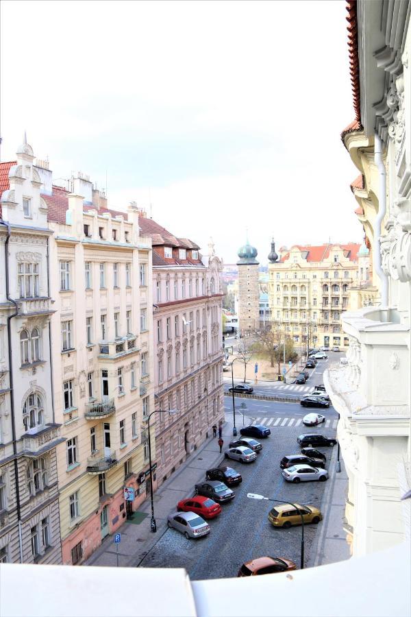 Flowers Apartments Прага Екстер'єр фото